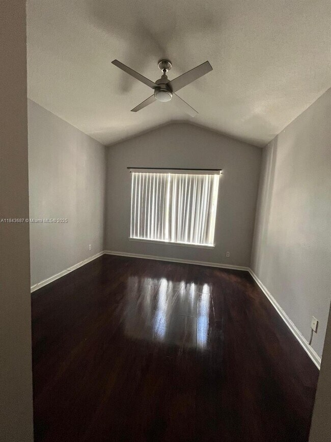 Building Photo - 1093 Woodfield Rd