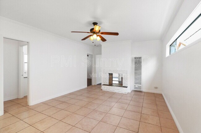 Building Photo - 5768 Campo Walk