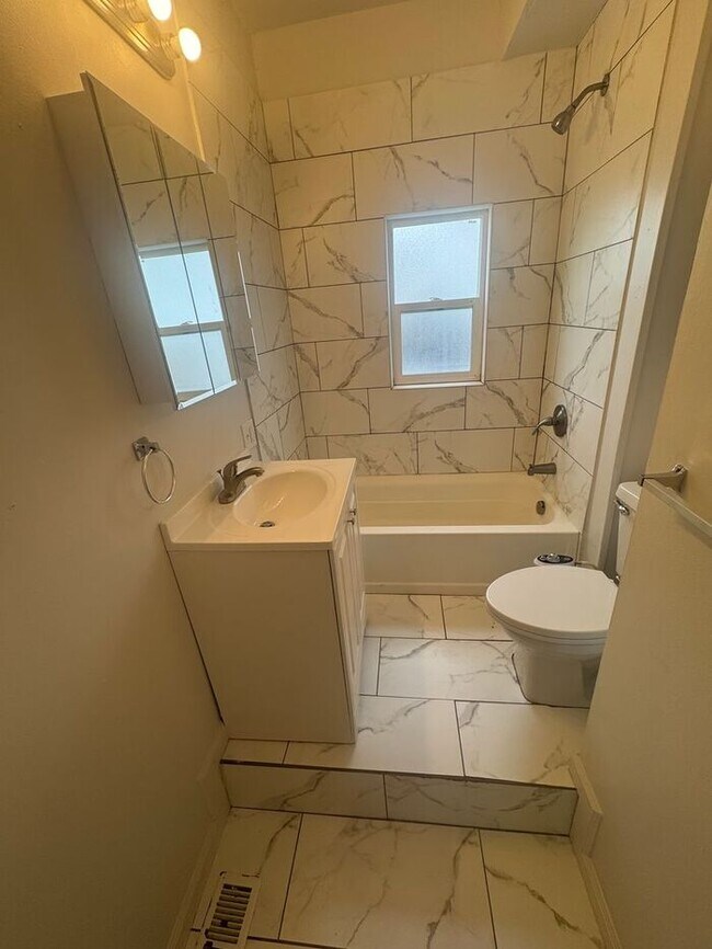 Building Photo - All-Inclusive 3BR For Rent!