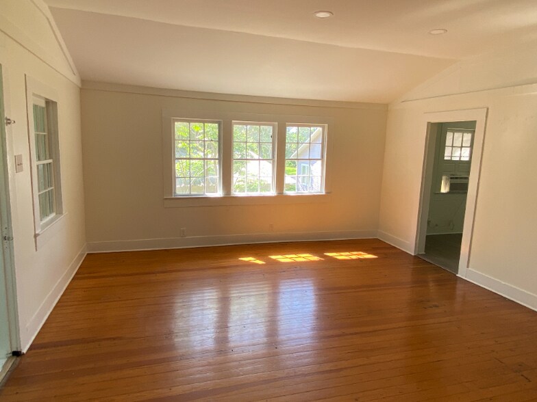 Building Photo - 617 Lafayette St