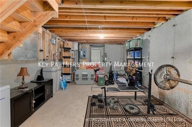 Building Photo - 15375 S Constance St