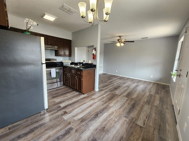 Building Photo - 3019 Corpus Christi St