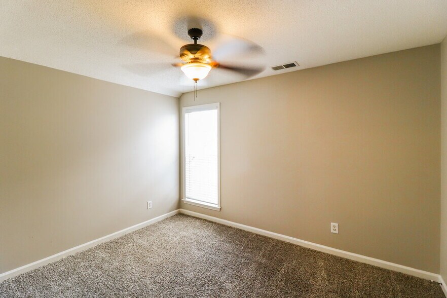 Building Photo - 9149 Chastain Pl