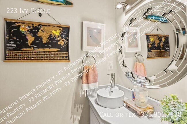 Building Photo - 223 Ivy Cir