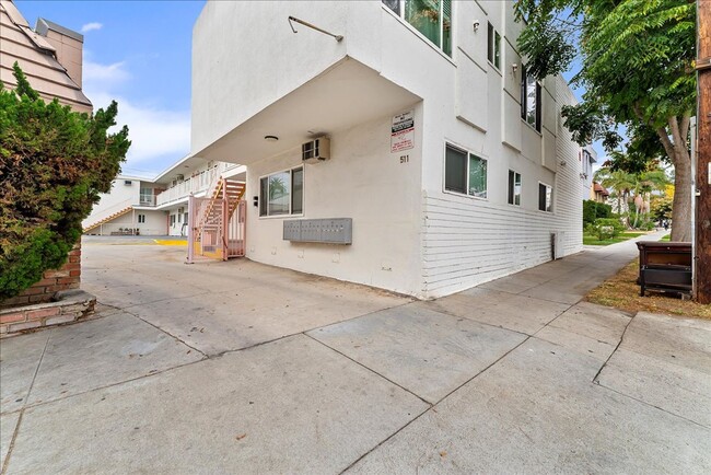 Building Photo - 511 S Verdugo Rd
