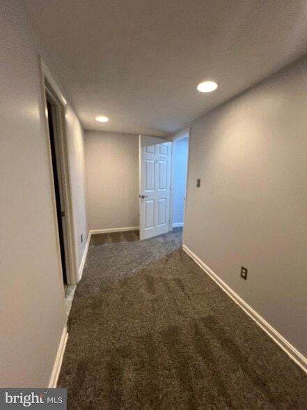 Building Photo - 216 Stern Cove