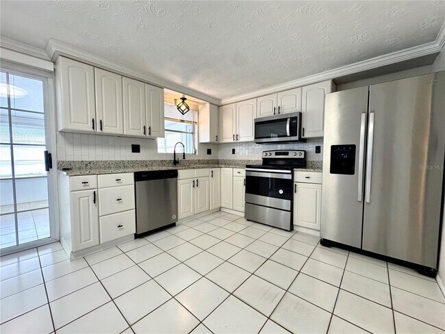 Building Photo - 3524 Chauncy Rd