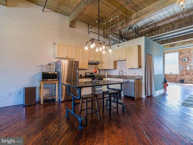 Building Photo - 1100 Shackamaxon St
