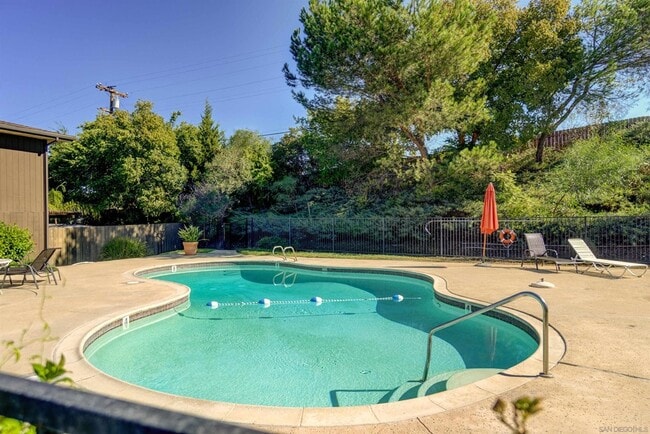 Building Photo - 9175 Campina Dr