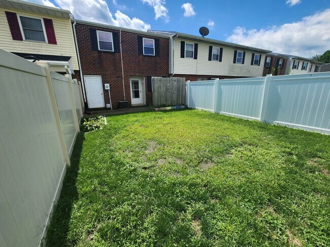 Building Photo - 3430 Gregway Dr
