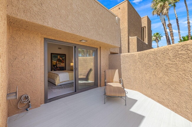 Building Photo - 49069 Mariposa Dr