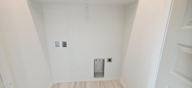 Building Photo - 4007 Tyler Ave