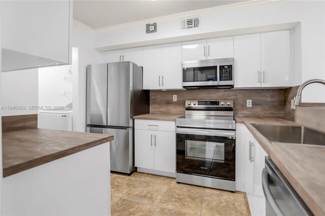 Building Photo - 2123 Renaissance Blvd