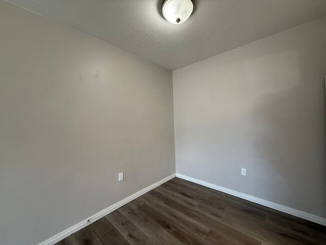 Building Photo - Spacious 3-Bedroom Condo in Orem!