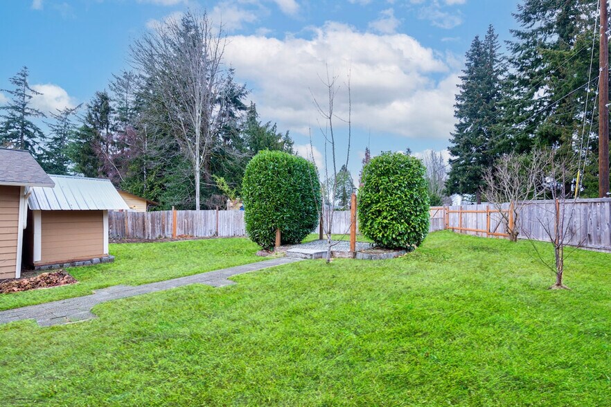 Building Photo - 629 212th St SW