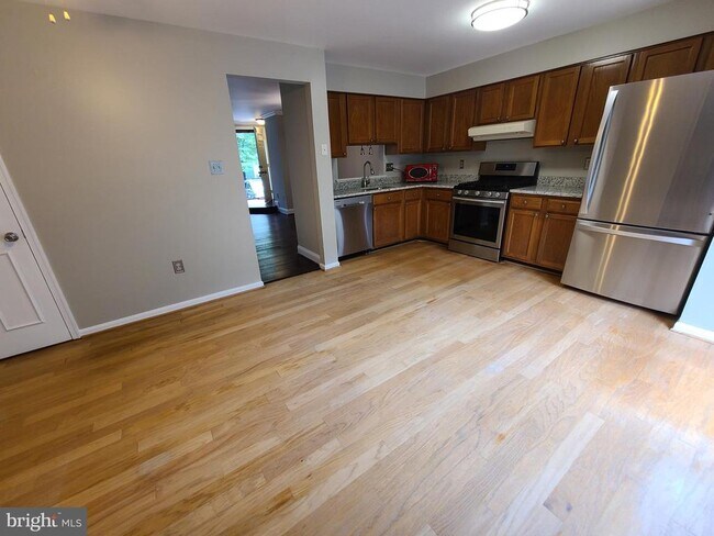 Building Photo - 7420 Houndsbury Ct