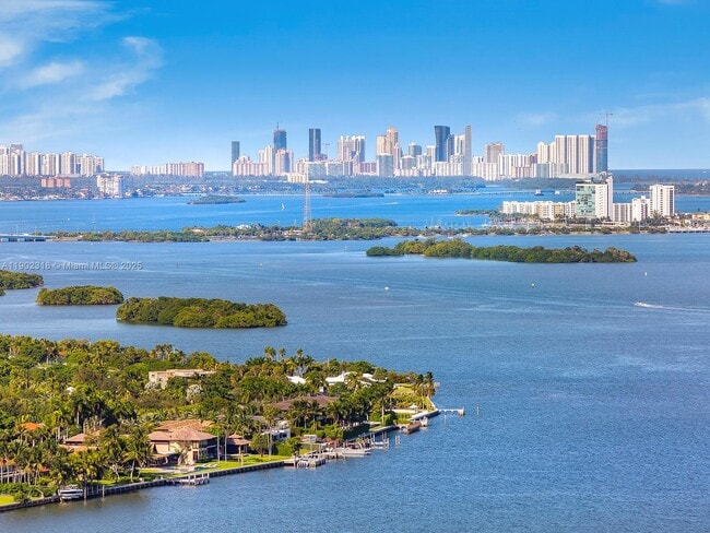 Building Photo - 3131 NE 7th Ave