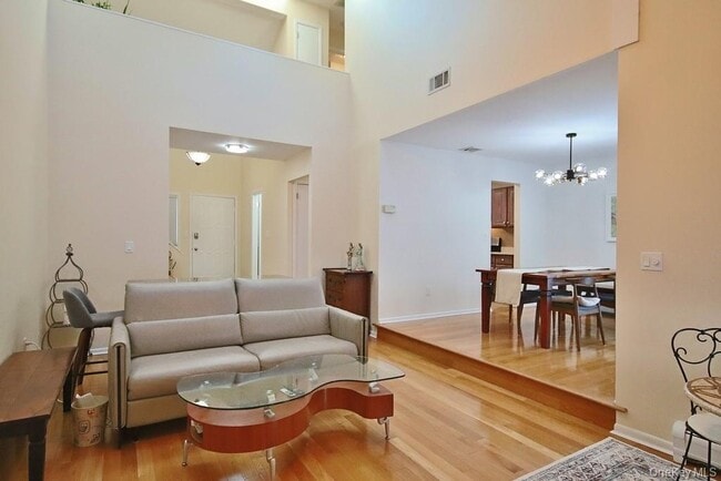 Building Photo - 63 Contempra Cir