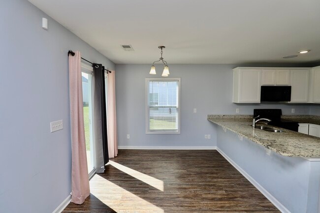 Building Photo - 1009 Providence Plantation Dr