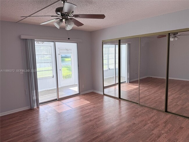 Building Photo - 1072 Cornwall D