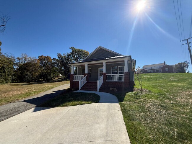 Building Photo - Three bedroom, 2 bath house in Graham-newly constructed!