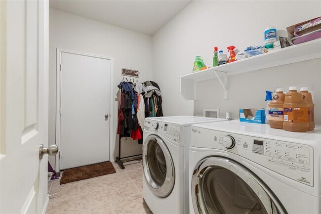 Building Photo - 3129 Montserrat Creek Dr