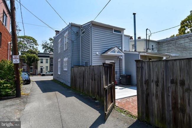 Building Photo - 518 N Patrick St