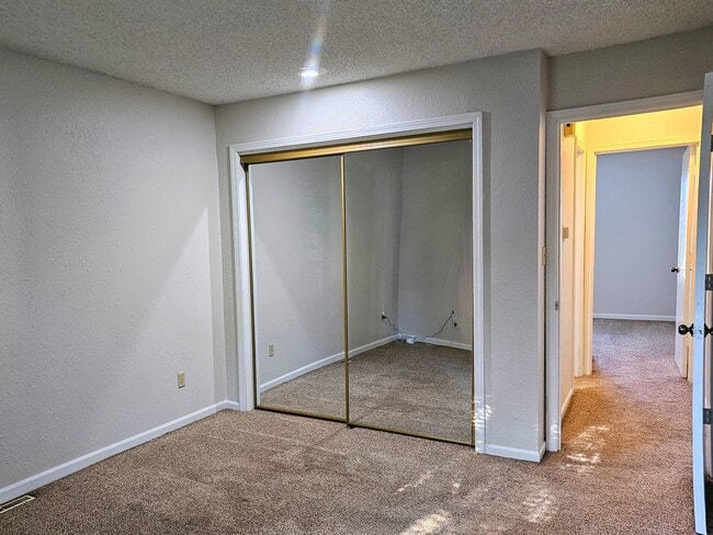 Building Photo - 10904 Mckinley Dr
