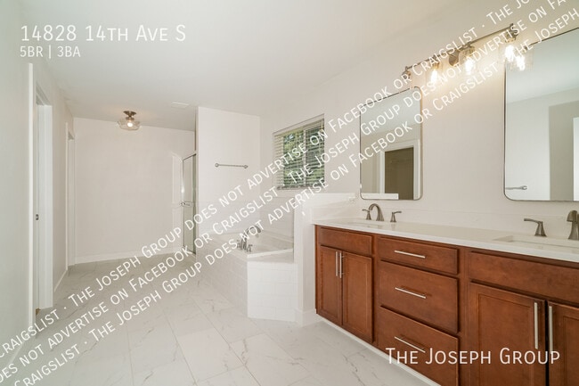 Building Photo - 14828 14th Ave S