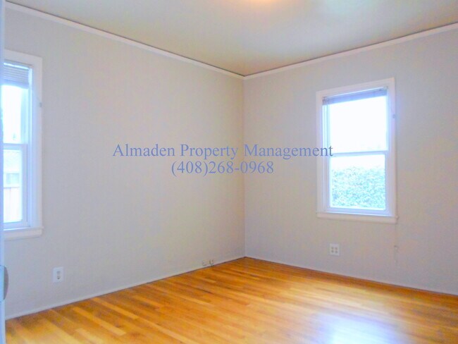 Building Photo - Charming Home in the Heart of Willow Glen! Hardwood Floors!!