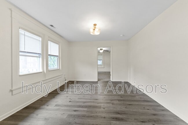 Building Photo - 1306 Woodlawn Ave