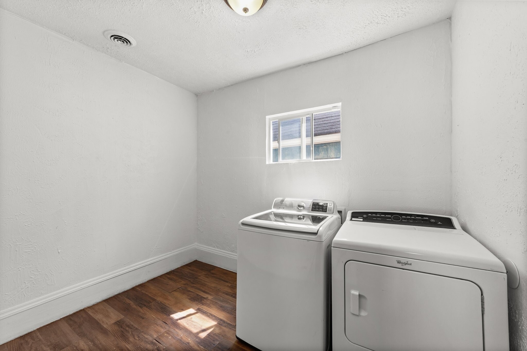 Building Photo - 8302 Sowinski Ave