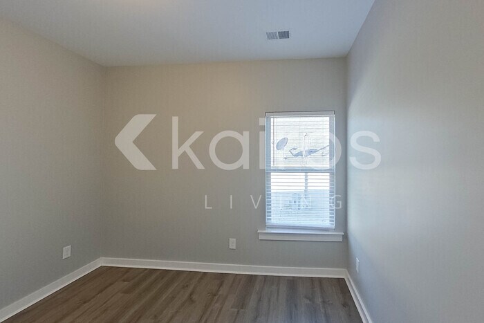 Building Photo - 151 Bates Ln