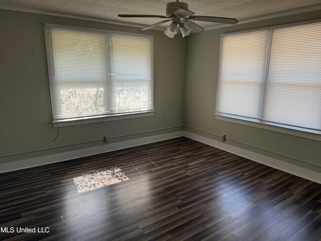 Building Photo - 3518 Southward Dr