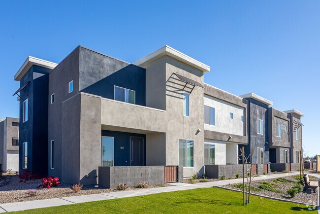 Building Photo - BB Living Val Vista