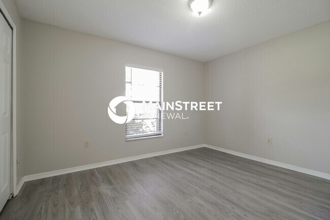 Building Photo - 4 Bedroom Pet-Friendly Home in Deltona, FL with Main Street Renewal