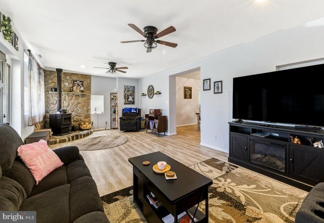 Building Photo - 1013 Delsea Dr