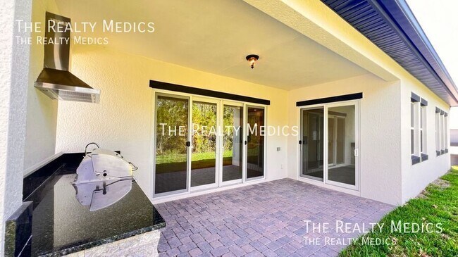 Building Photo - 1440 Nandina Cir