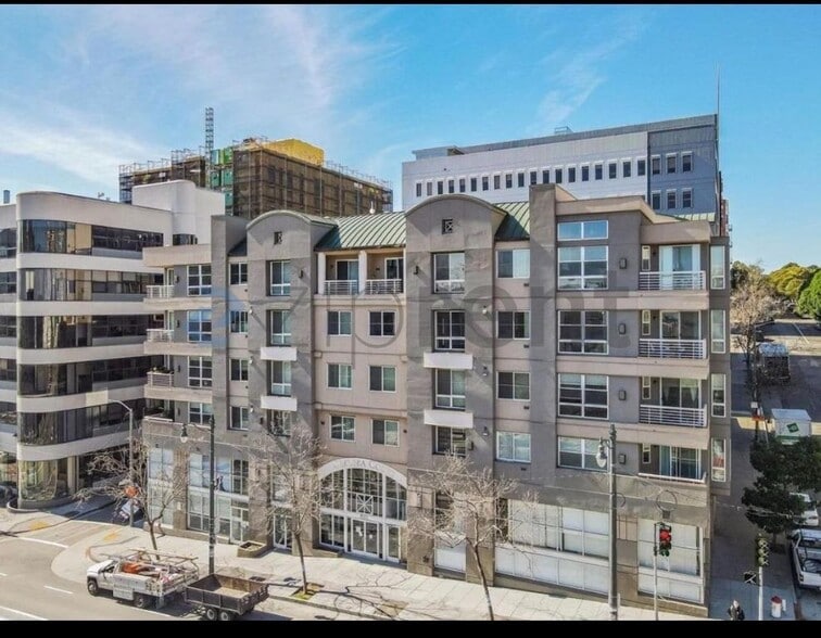 Building Photo - Unit 306