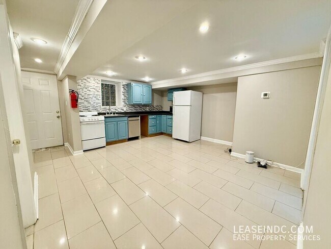 Building Photo - 1207 6th St NE