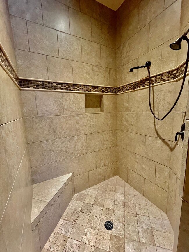 Building Photo - Beautiful Pet-Friendly Home on Green Springs Golf Course