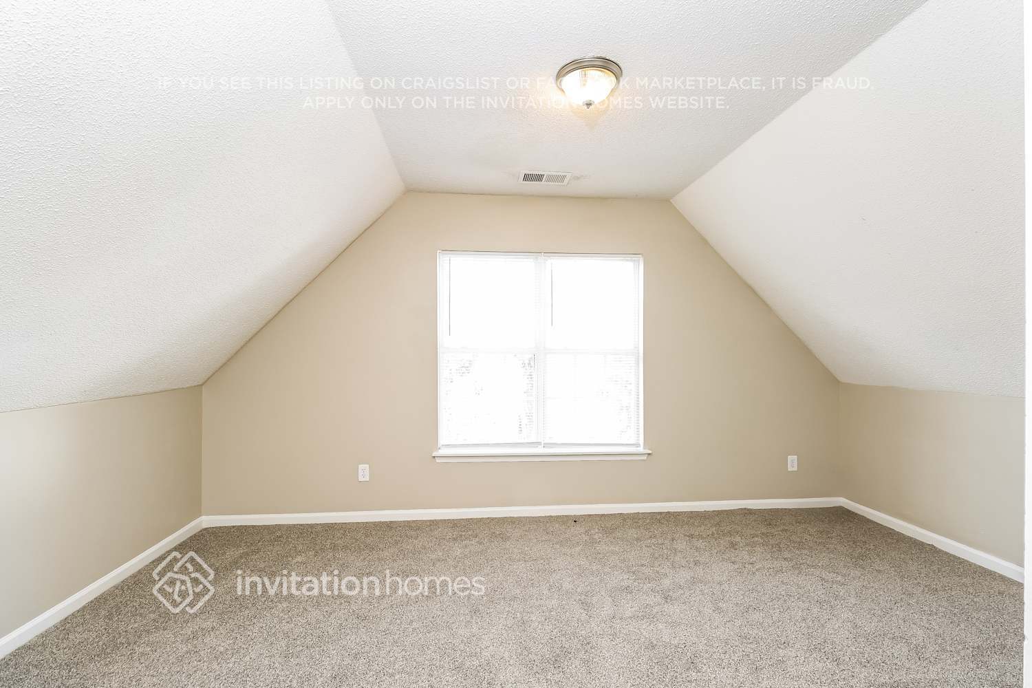 Building Photo - 8410 Blue Aster Ln