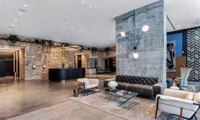 Building Photo - 398 NE 5th St