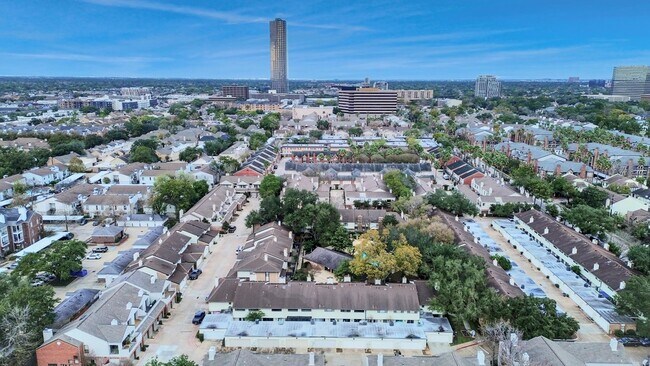 Building Photo - 2588 Bering Dr