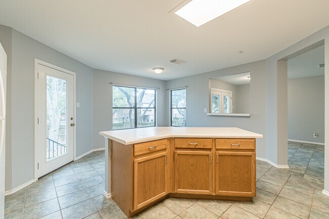 Building Photo - 1519 Jasmine