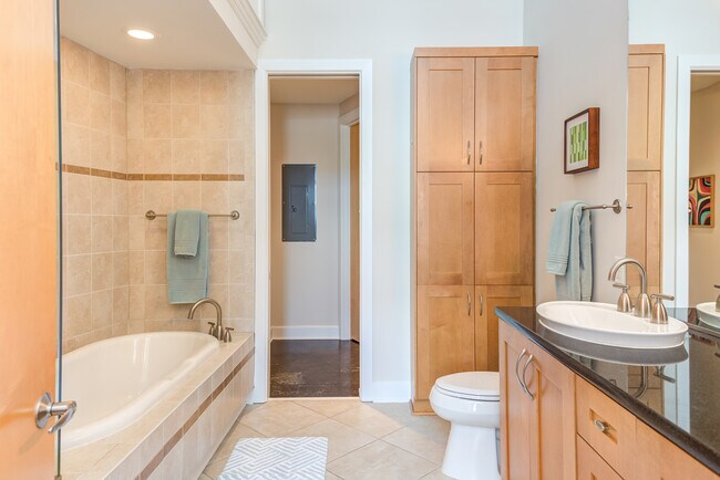 Building Photo - 2608 Erwin Rd