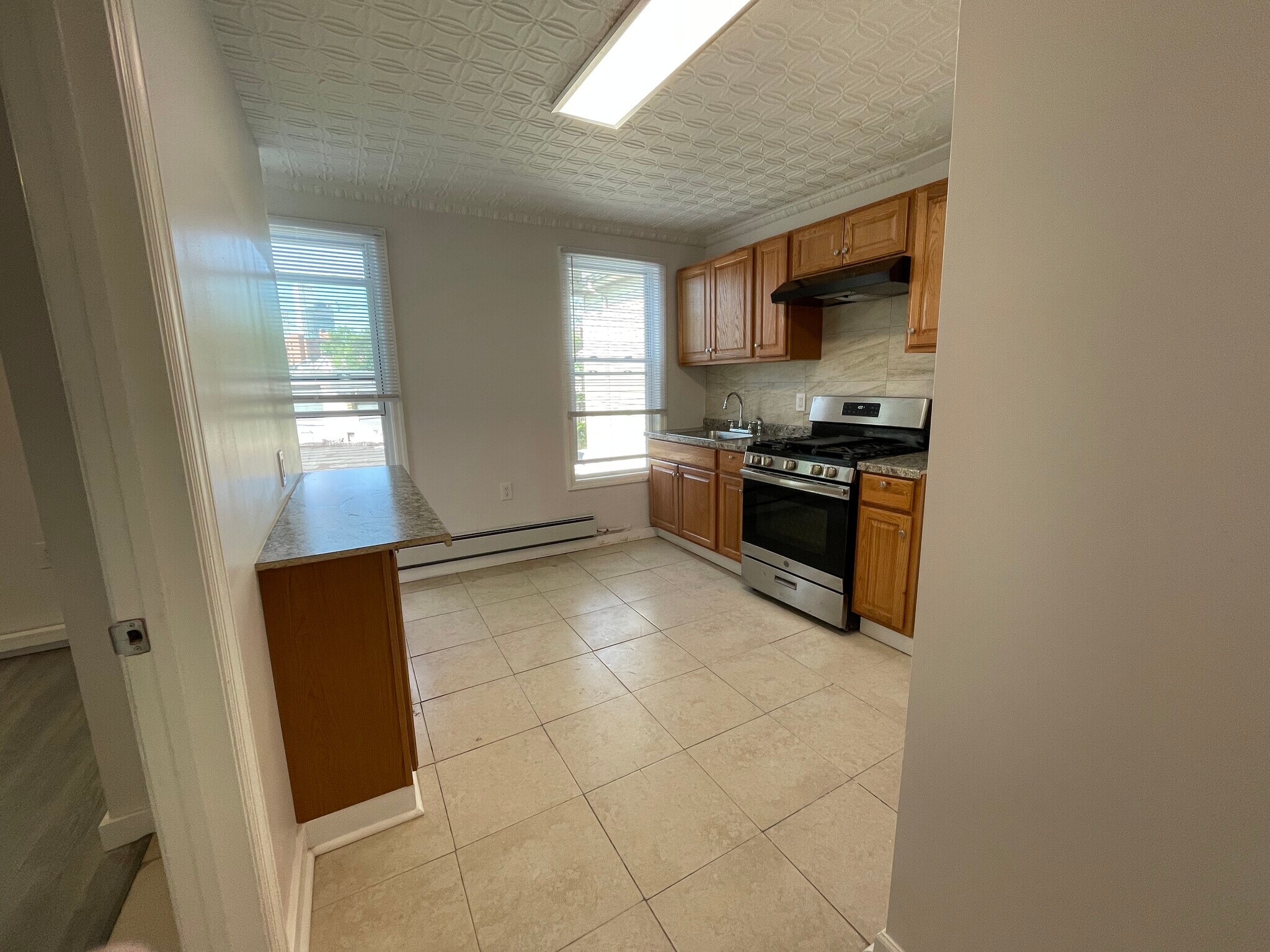 Kitchen - 38 Jewett Ave