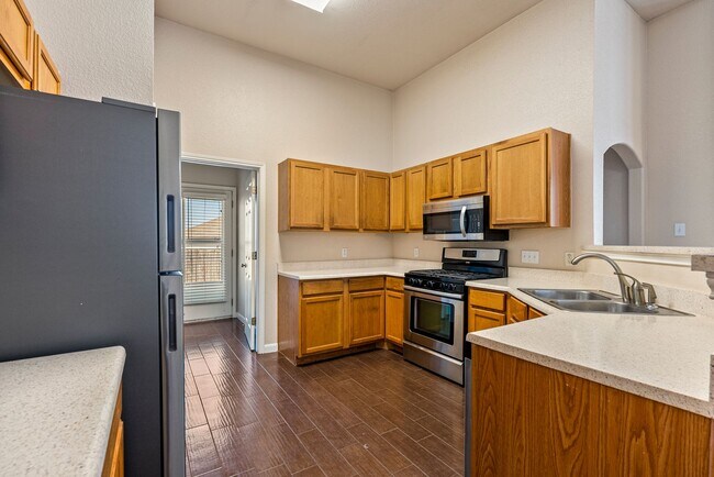 Building Photo - 2822 Southampton Way
