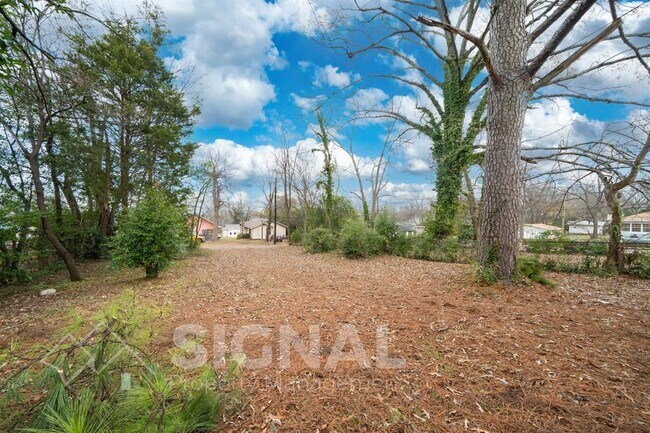 Building Photo - 1636 31st St SW