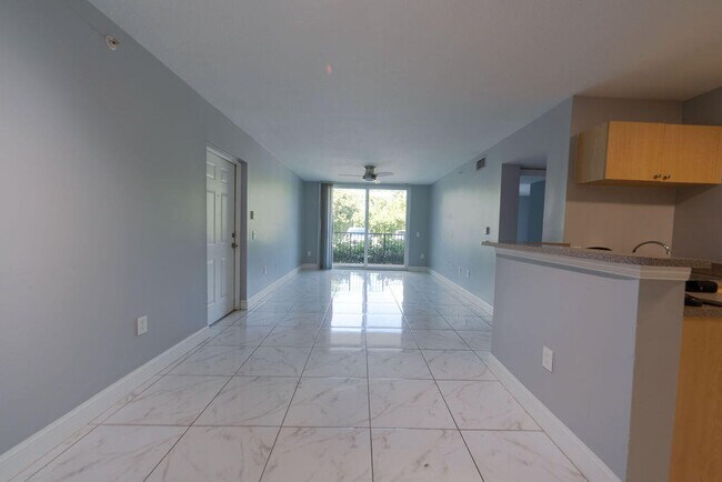 Building Photo - 505 Villa Cir